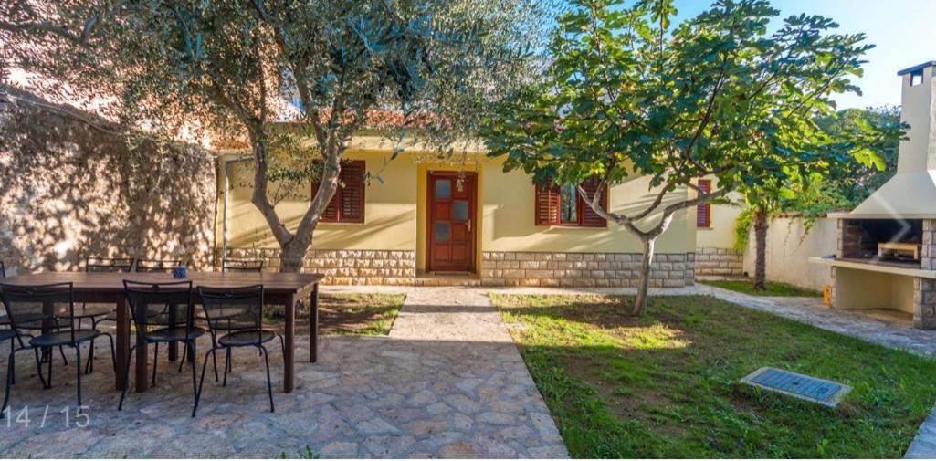 Kuca Za Odmor Villa Sveti Filip i Jakov Exterior photo